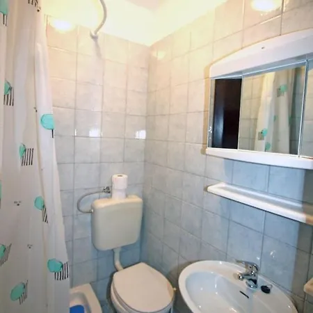 Guest house In With Terrace, Air Conditioning, Wifi 3488-9 Medulin