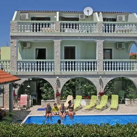 In With Terrace, Air Conditioning, Wifi 3488-9 Guest house Medulin