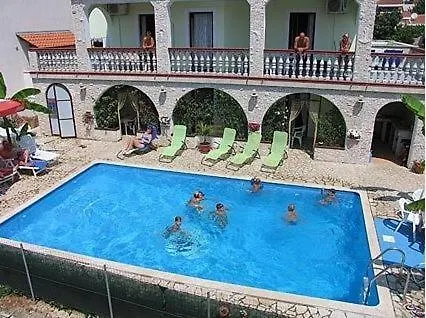In With Terrace, Air Conditioning, Wifi 3488-9 Guest house