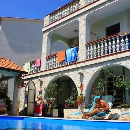 Guest house In With Terrace, Air Conditioning, Wifi 3488-9 *